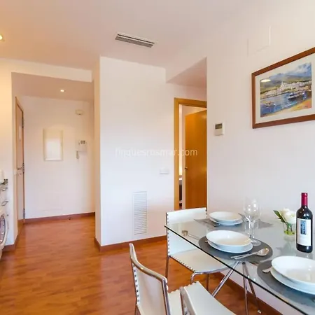 3 Coronas 3 Apartment